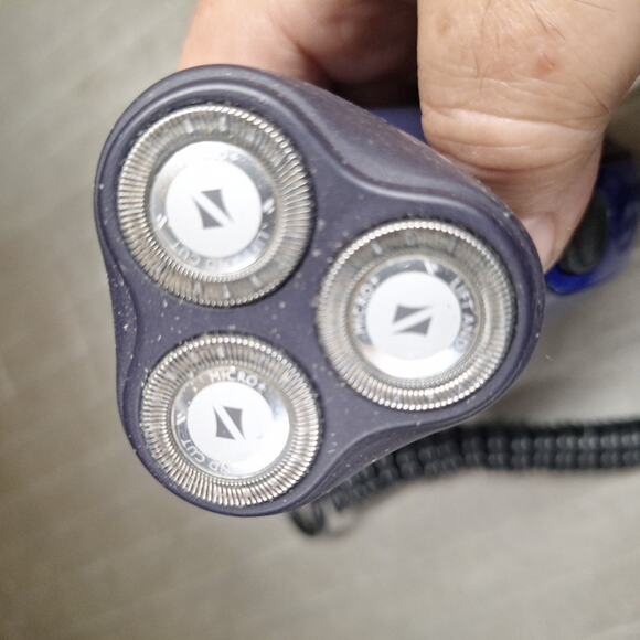 Philips Norelco Reflex Plus 5426LC Blue Mens Corded Electric Shaver Tested - Picture 5 of 5